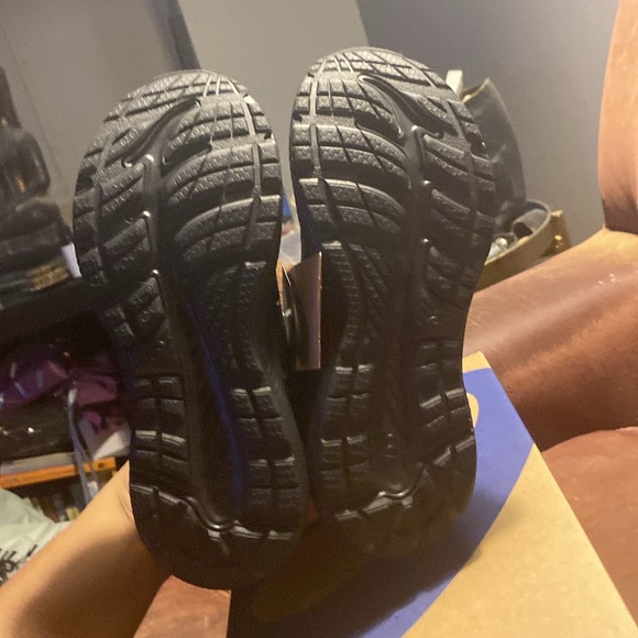 ASICS women’s sneaker - Picture 4 of 6